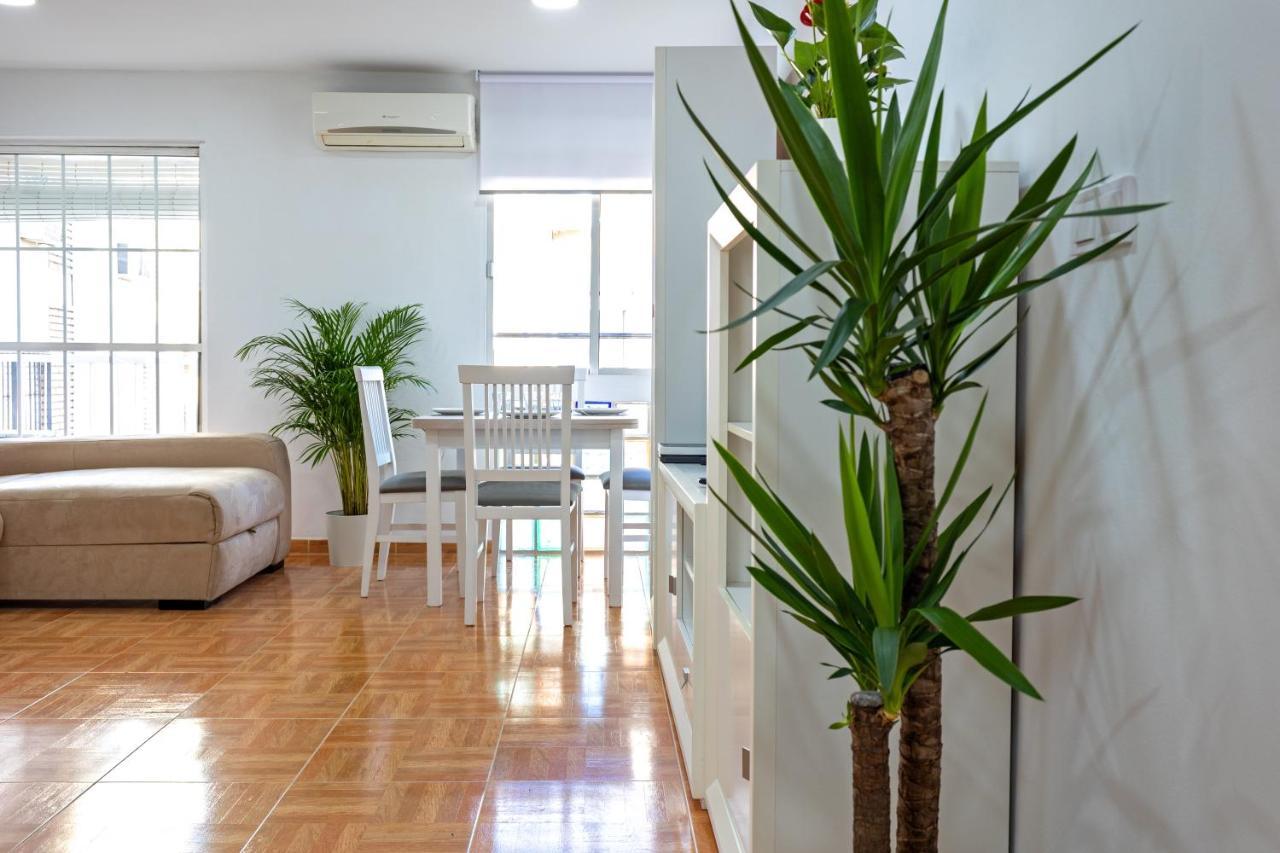 Charming 2 Bedroom Apartment At Triana Center By Oui Sevilha Exterior foto
