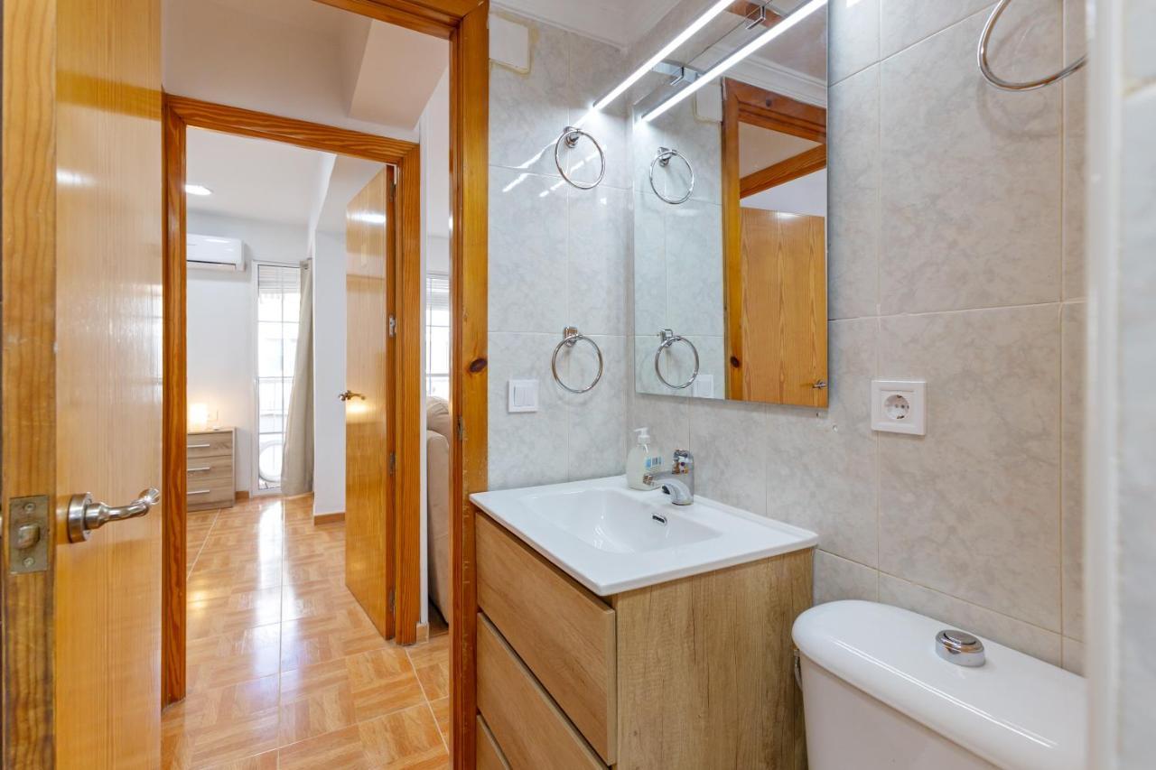 Charming 2 Bedroom Apartment At Triana Center By Oui Sevilha Exterior foto
